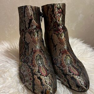 Unisa Taspestry Booties with 2 inch heel. Size 10